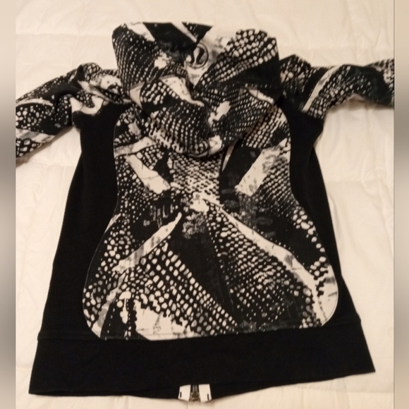 Lululemon Scuba Hoodie III Static Mist White Black / Black, W4IC8S, Size 6 - Picture 16 of 16